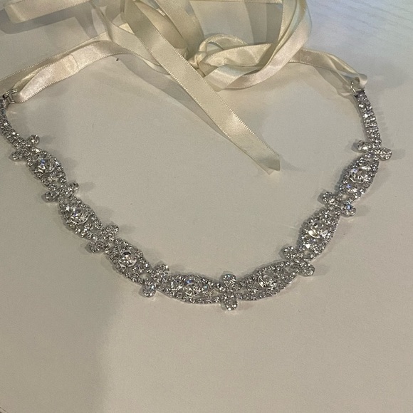 Crystal embellished ivory headband brand new - Picture 2 of 3